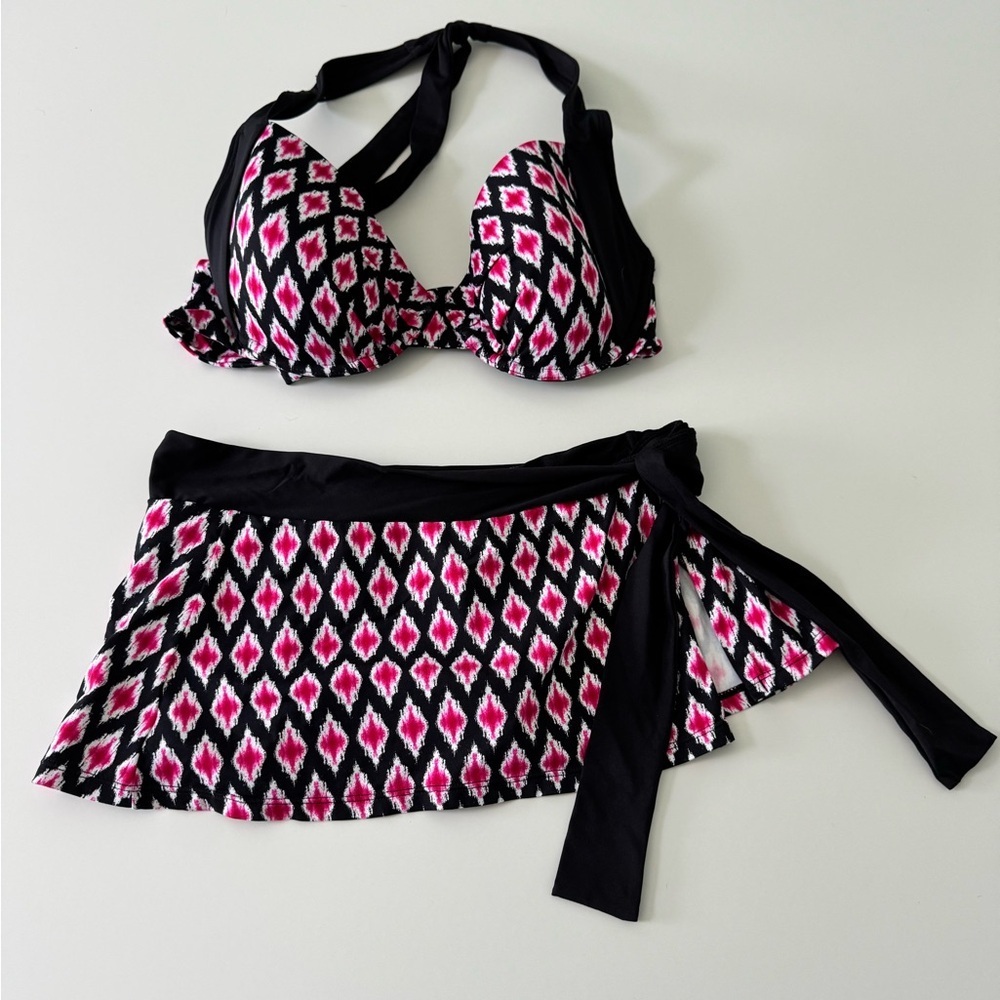 Tommy Bahama Cerise Pattern Bikini Set Bra Top is 34DD bottoms are XXS